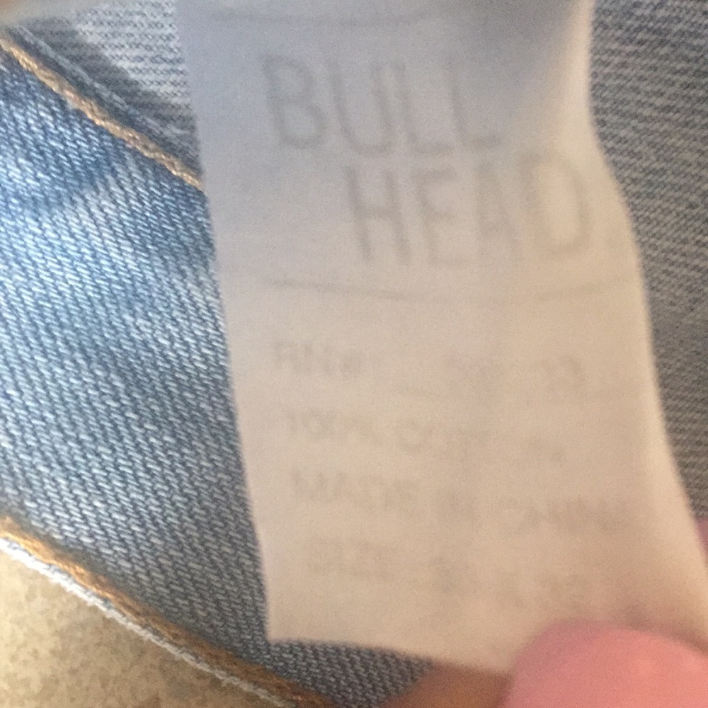 Bull Head Distressed Jeans - Picture 8 of 9